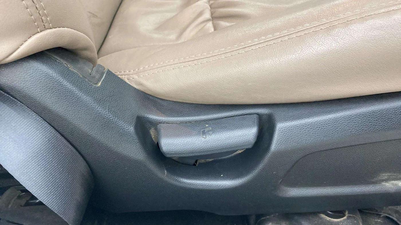 2019 Hyundai Elite i20 MAGNA PLUS 1.2, Petrol, Manual, 20,757 km, Driver Side Adjustment Panel