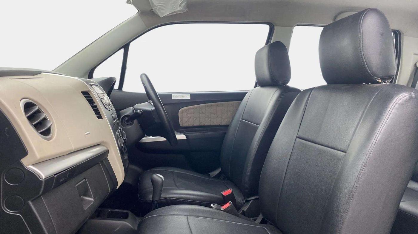 2016 Maruti Wagon R 1.0 VXI AMT, Petrol, Automatic, 17,816 km, Right Side Front Door Cabin