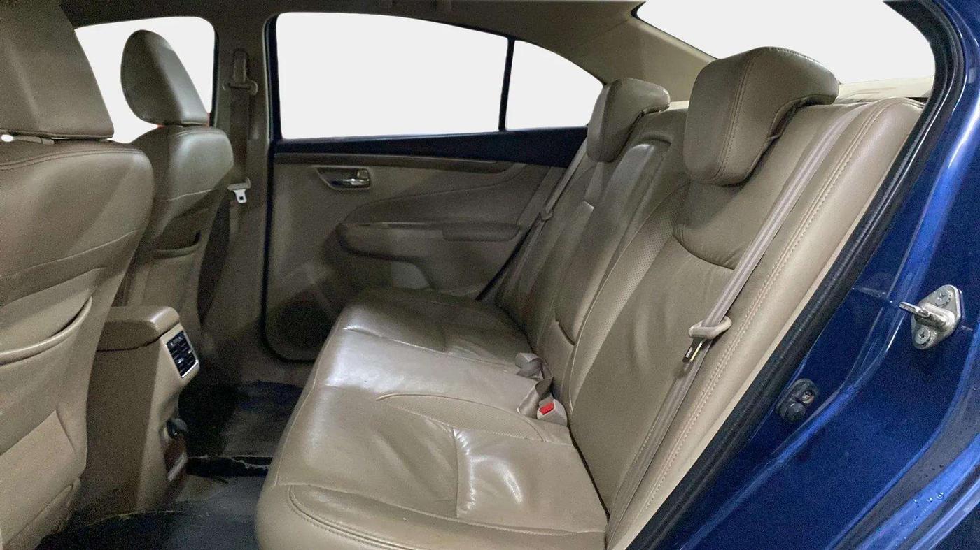 2018 Maruti Ciaz ALPHA  AT 1.5 SHVS PETROL, Petrol, Automatic, 94,371 km, Right Side Rear Door Cabin