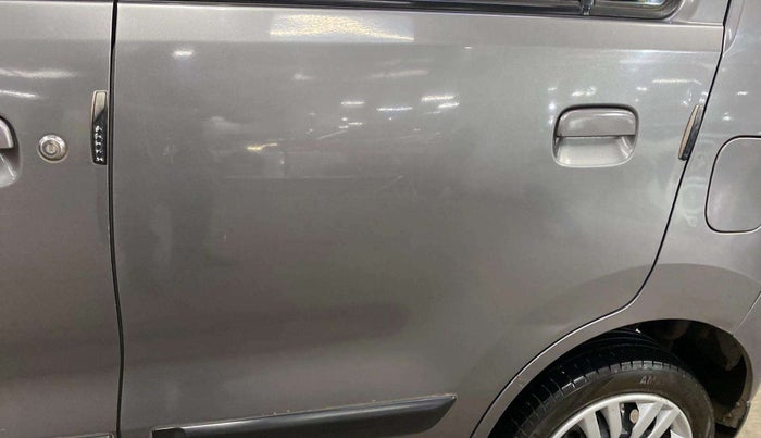 2014 Maruti Wagon R 1.0 VXI, Petrol, Manual, 49,862 km, Rear left door - Slightly dented