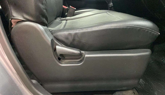 2014 Maruti Wagon R 1.0 VXI, Petrol, Manual, 49,862 km, Driver Side Adjustment Panel