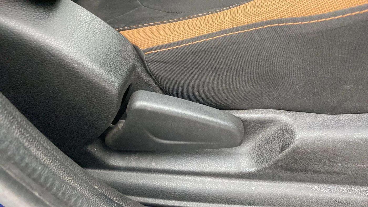 2017 Renault Kwid CLIMBER 1.0 AMT, Petrol, Automatic, 41,567 km, Driver Side Adjustment Panel