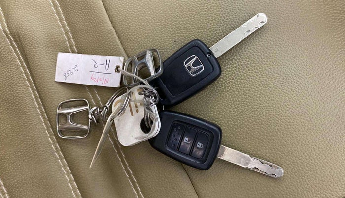 2015 Honda City 1.5L I-VTEC V MT, Petrol, Manual, 34,105 km, Key Close Up