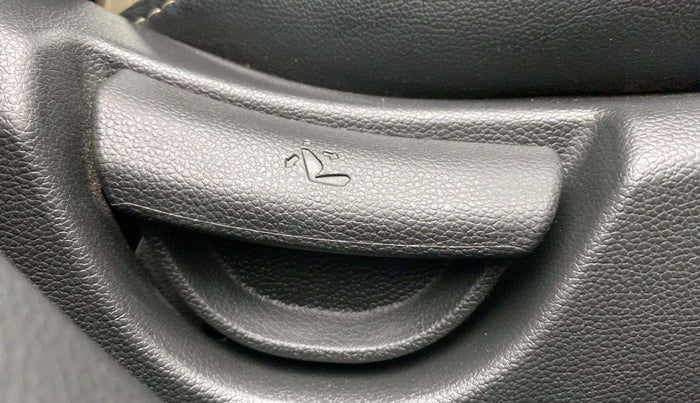 2018 Hyundai Grand i10 MAGNA 1.2 KAPPA VTVT, Petrol, Manual, 8,819 km, Driver Side Adjustment Panel