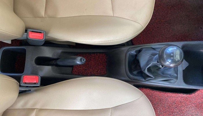 2017 Hyundai Eon ERA +, Petrol, Manual, 54,537 km, Gear Lever