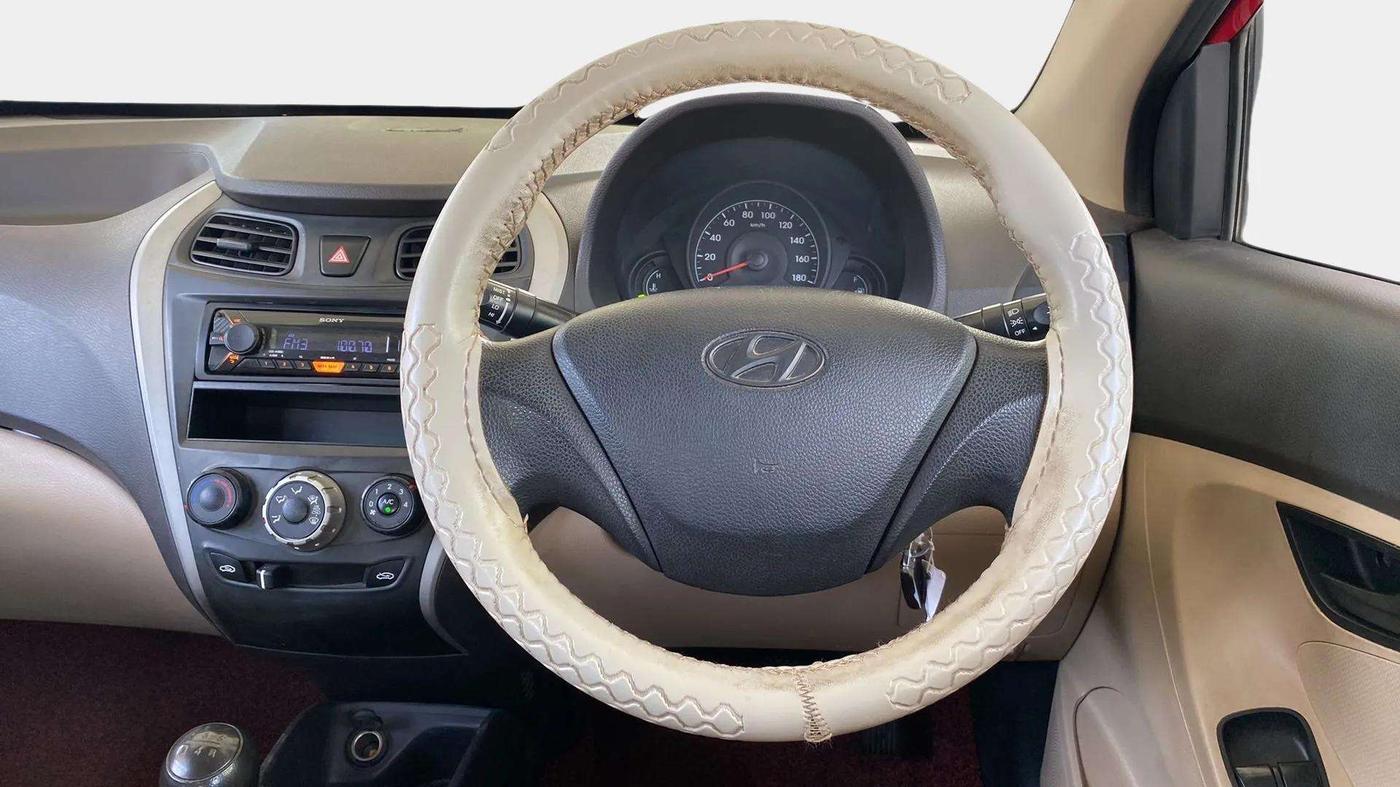 2017 Hyundai Eon ERA +, Petrol, Manual, 54,537 km, Steering Wheel Close Up