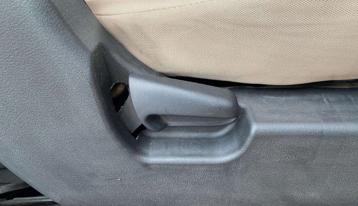 2018 Maruti Wagon R 1.0 VXI, Petrol, Manual, 66,222 km, Driver Side Adjustment Panel
