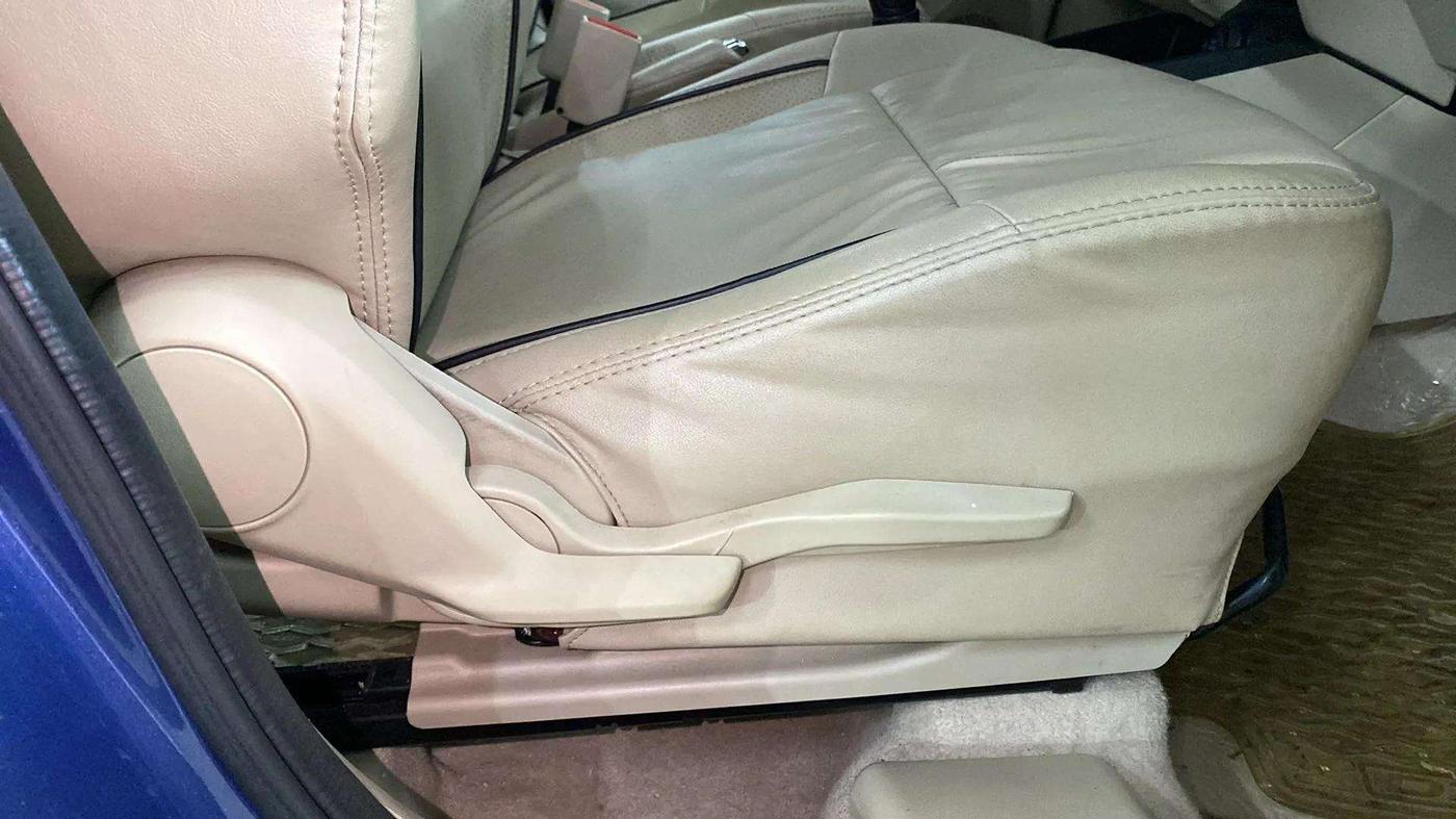 2018 Maruti Dzire ZXI, Petrol, Manual, 13,837 km, Driver Side Adjustment Panel