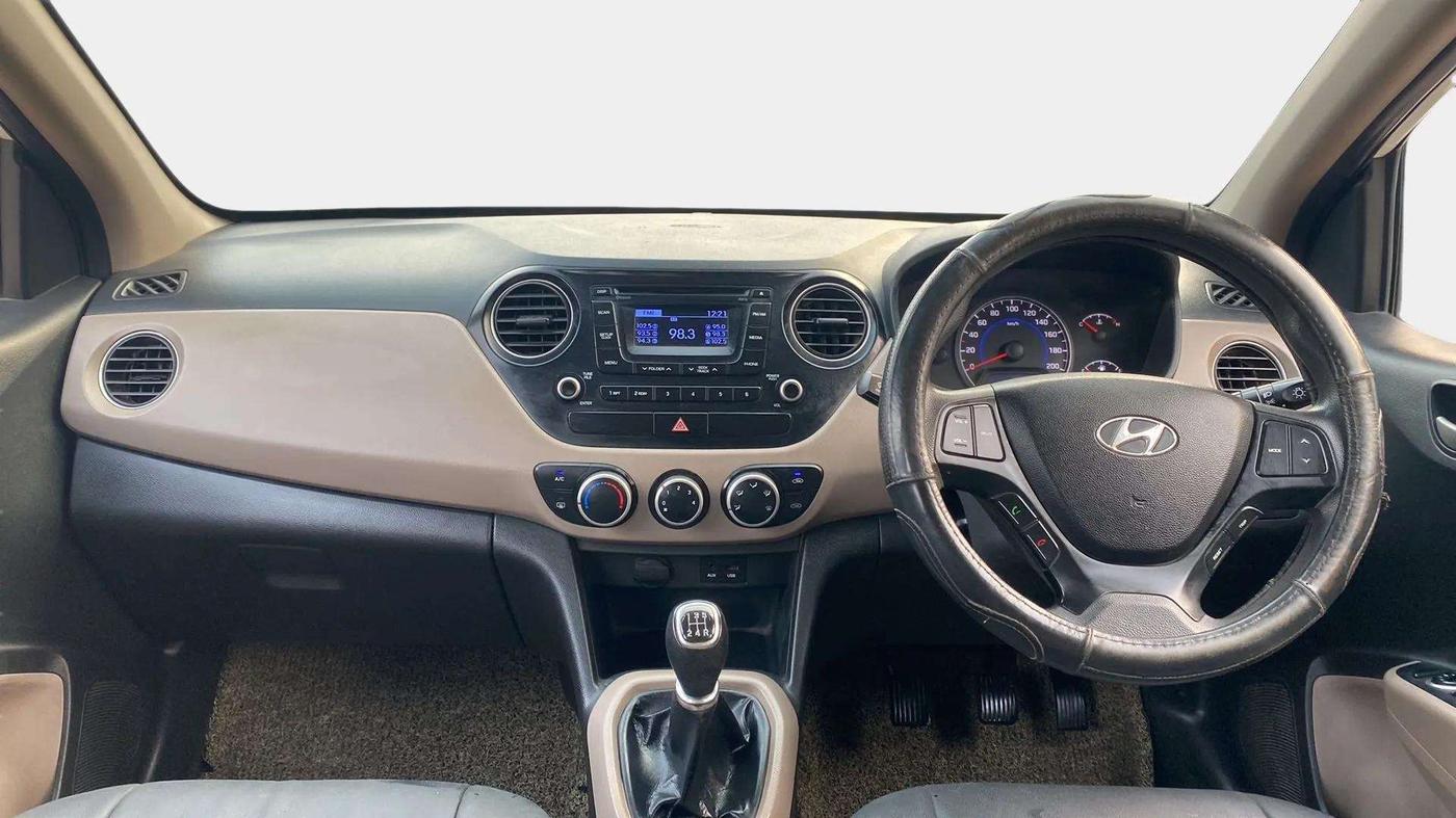 2015 Hyundai Grand i10 SPORTZ 1.2 KAPPA VTVT, Petrol, Manual, 97,284 km, Dashboard