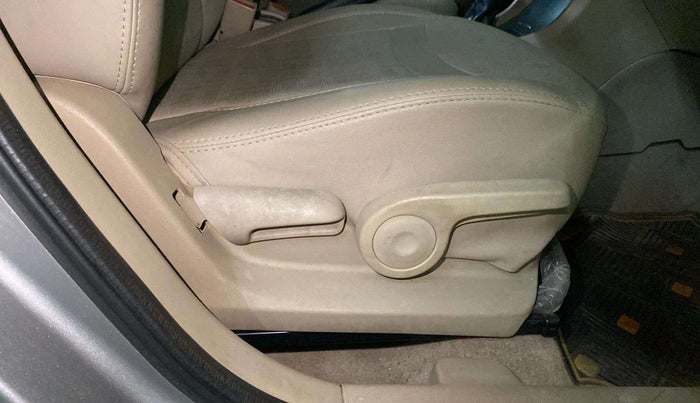 2018 Maruti Ciaz ZETA AT 1.5  SHVS PETROL, Petrol, Automatic, 58,294 km, Driver Side Adjustment Panel