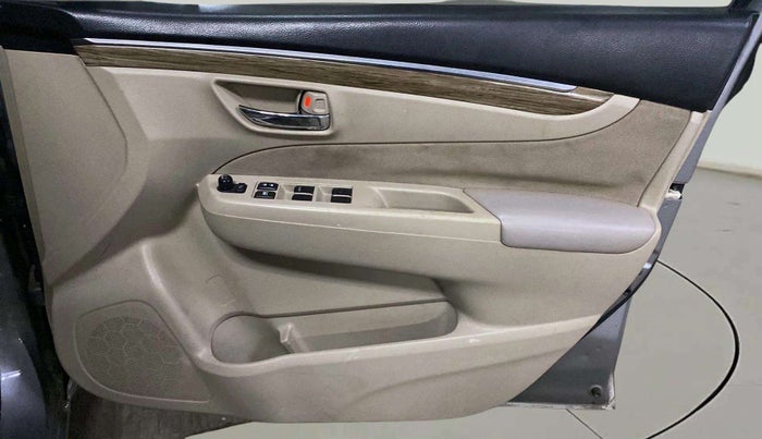 2018 Maruti Ciaz ZETA AT 1.5  SHVS PETROL, Petrol, Automatic, 58,294 km, Driver Side Door Panels Control