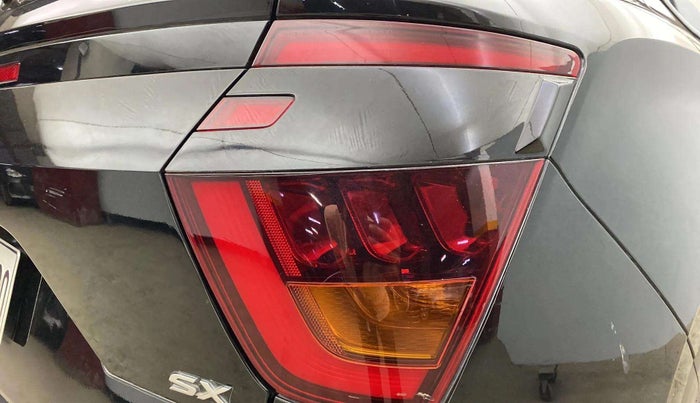 2021 Hyundai Creta SX (O) AT 1.5 DIESEL, Diesel, Automatic, 92,589 km, Right tail light - Minor scratches