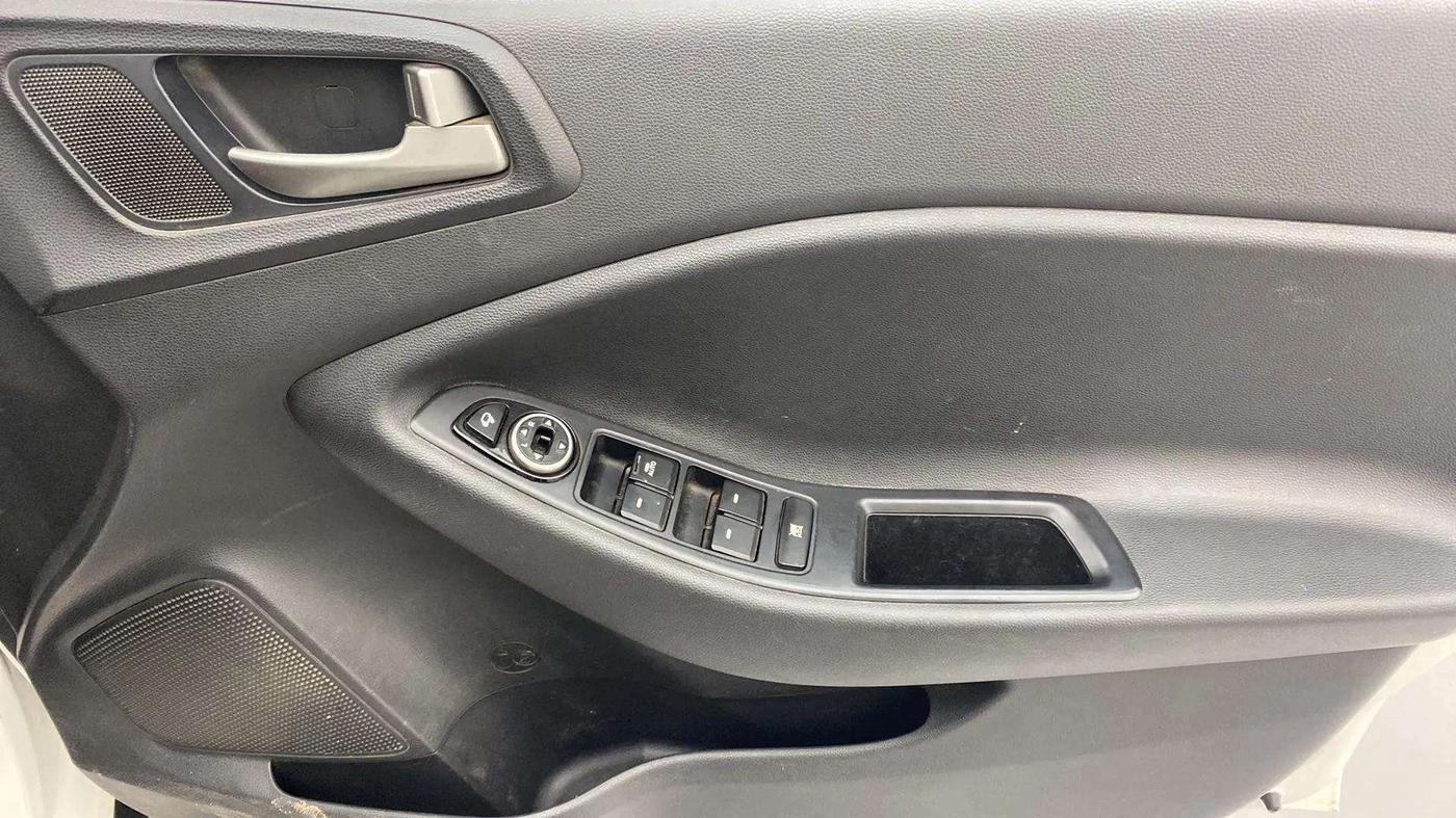 2016 Hyundai i20 Active 1.2 S, Petrol, Manual, 57,937 km, Driver Side Door Panels Control