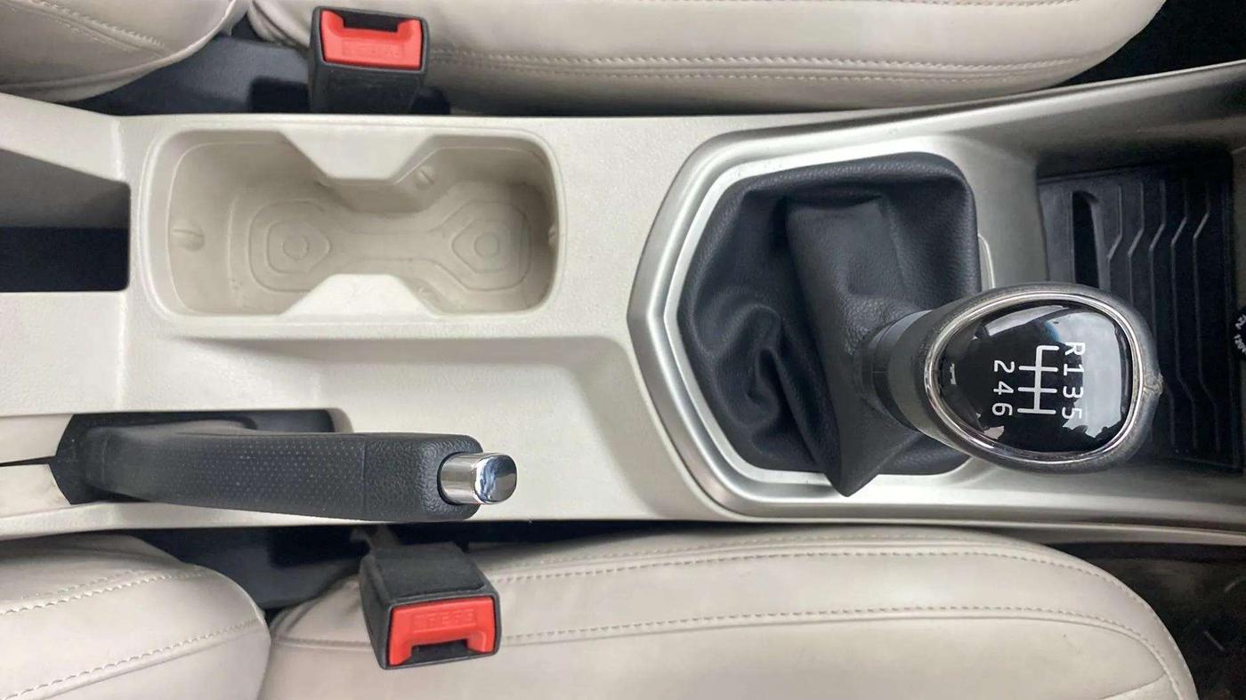 2019 Mahindra XUV300 W8 1.5 DIESEL, Diesel, Manual, 33,072 km, Gear Lever