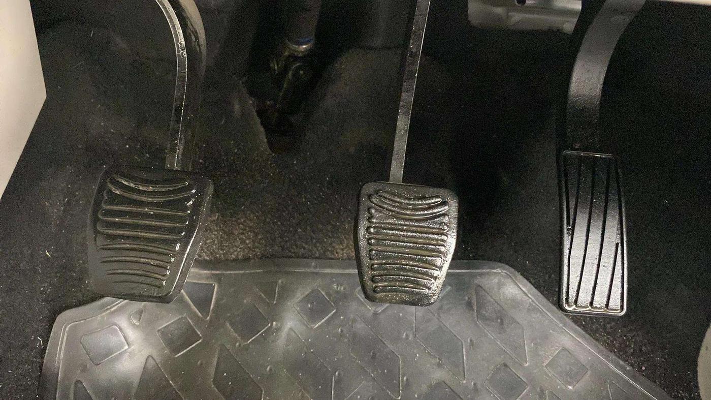 2019 Mahindra XUV300 W8 1.5 DIESEL, Diesel, Manual, 33,072 km, Pedals