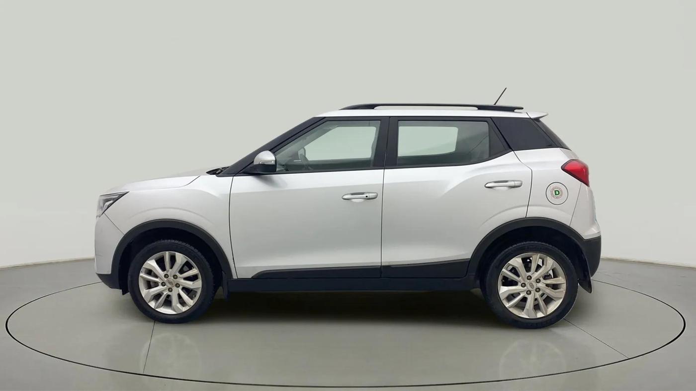 2019 Mahindra XUV300 W8 1.5 DIESEL, Diesel, Manual, 33,072 km, Left Side