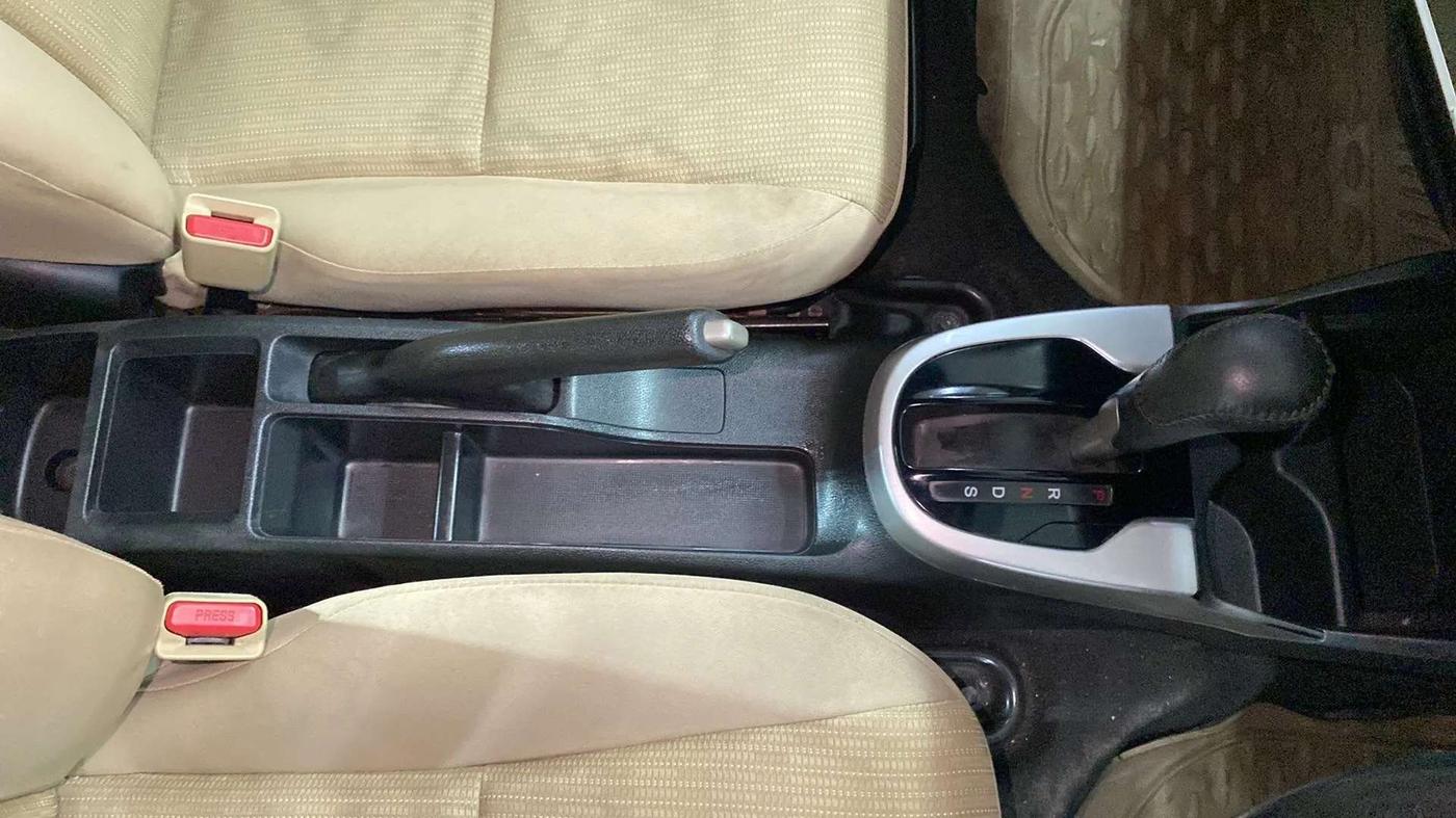 2017 Honda Jazz 1.2L I-VTEC V AT, Petrol, Automatic, 24,118 km, Gear Lever