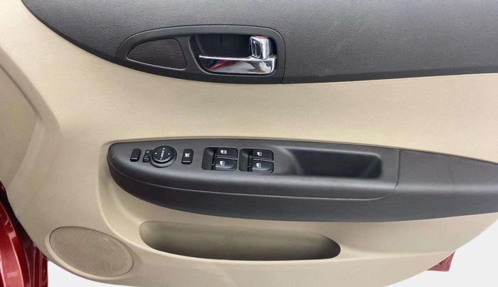 2014 Hyundai i20 SPORTZ 1.2, Petrol, Manual, 55,669 km, Driver Side Door Panels Control