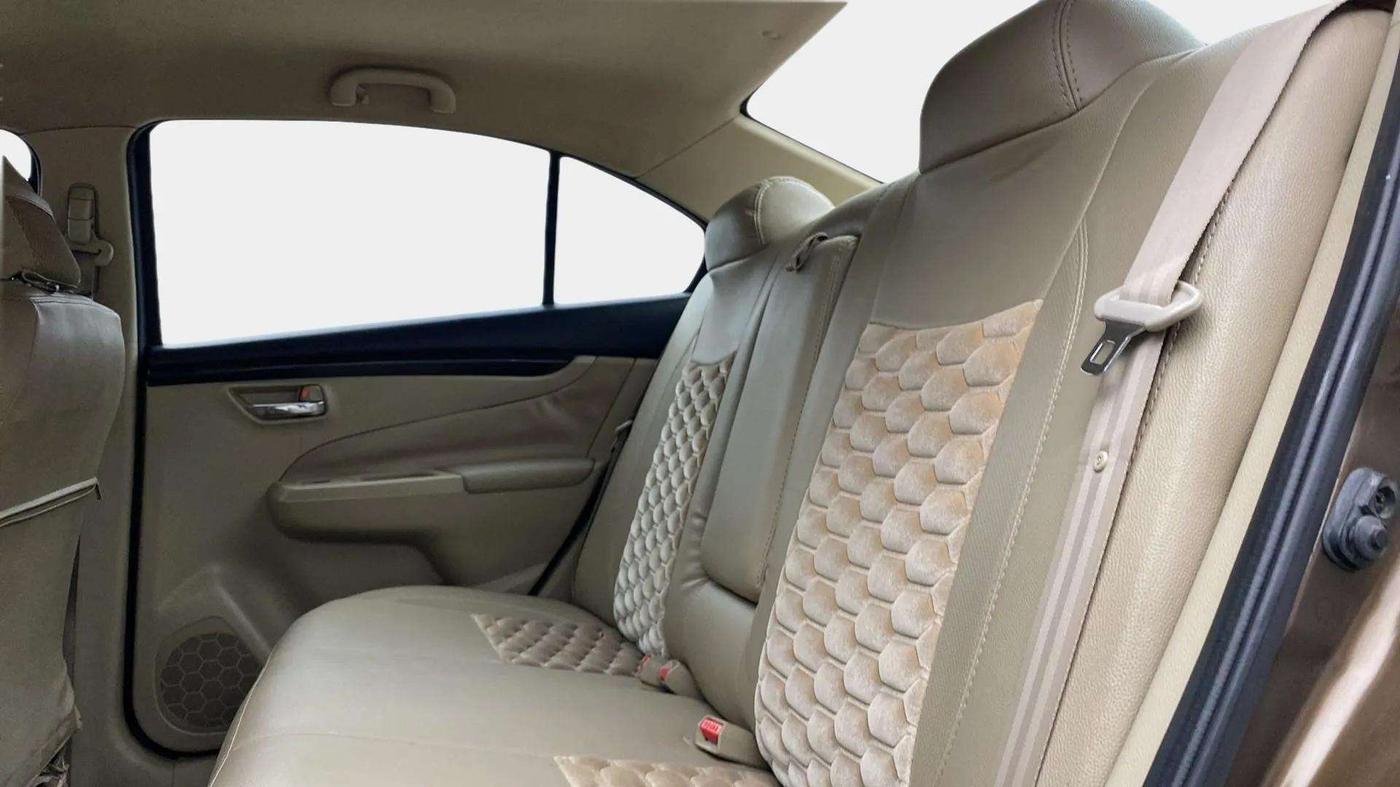 2017 Maruti Ciaz DELTA 1.4 MT PETROL, Petrol, Manual, 83,744 km, Right Side Rear Door Cabin