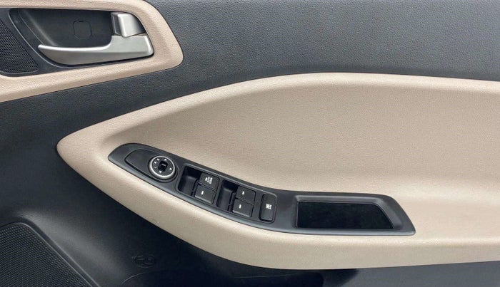2019 Hyundai Elite i20 MAGNA PLUS 1.2, Petrol, Manual, 29,581 km, Driver Side Door Panels Control