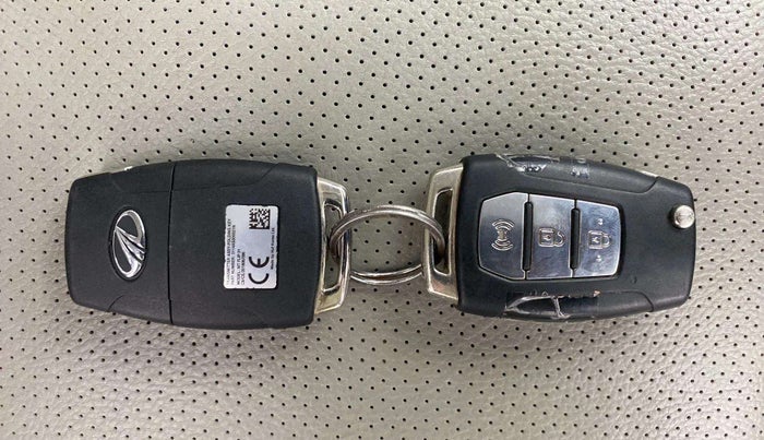 2019 Mahindra XUV300 W6 1.2 PETROL, Petrol, Manual, 34,355 km, Key Close Up