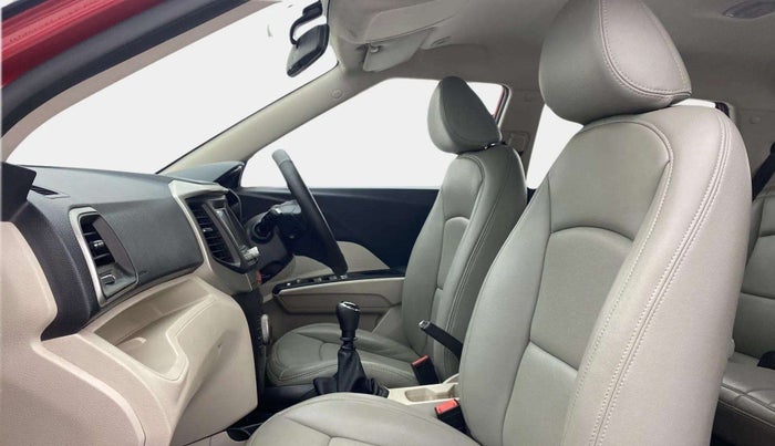 2019 Mahindra XUV300 W6 1.2 PETROL, Petrol, Manual, 34,355 km, Right Side Front Door Cabin
