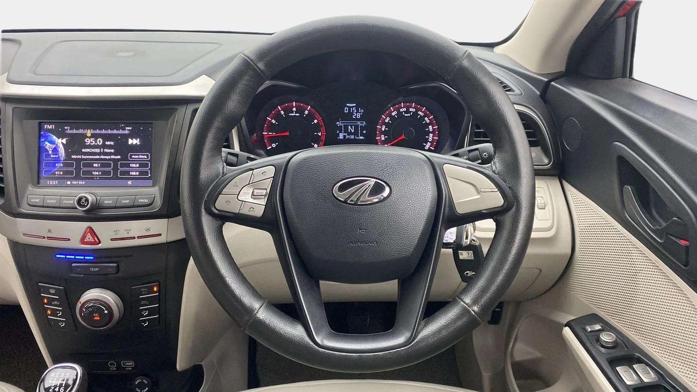 2019 Mahindra XUV300 W6 1.2 PETROL, Petrol, Manual, 34,355 km, Steering Wheel Close Up