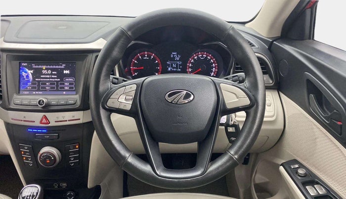 2019 Mahindra XUV300 W6 1.2 PETROL, Petrol, Manual, 34,355 km, Steering Wheel Close Up