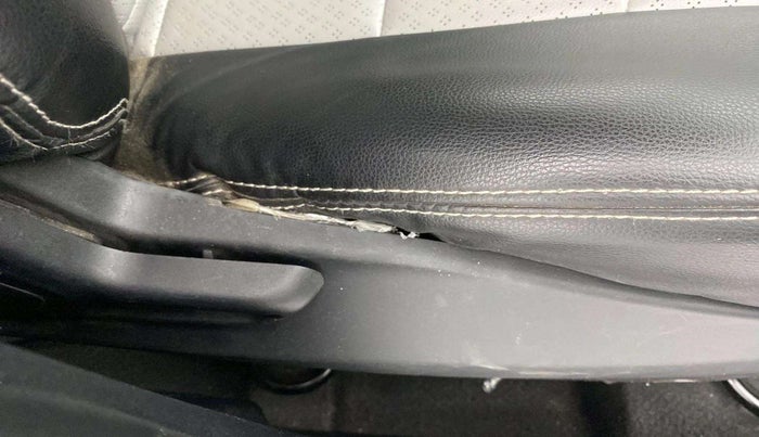 2022 Tata Tiago XT (O) PETROL, Petrol, Manual, 12,315 km, Driver Side Adjustment Panel