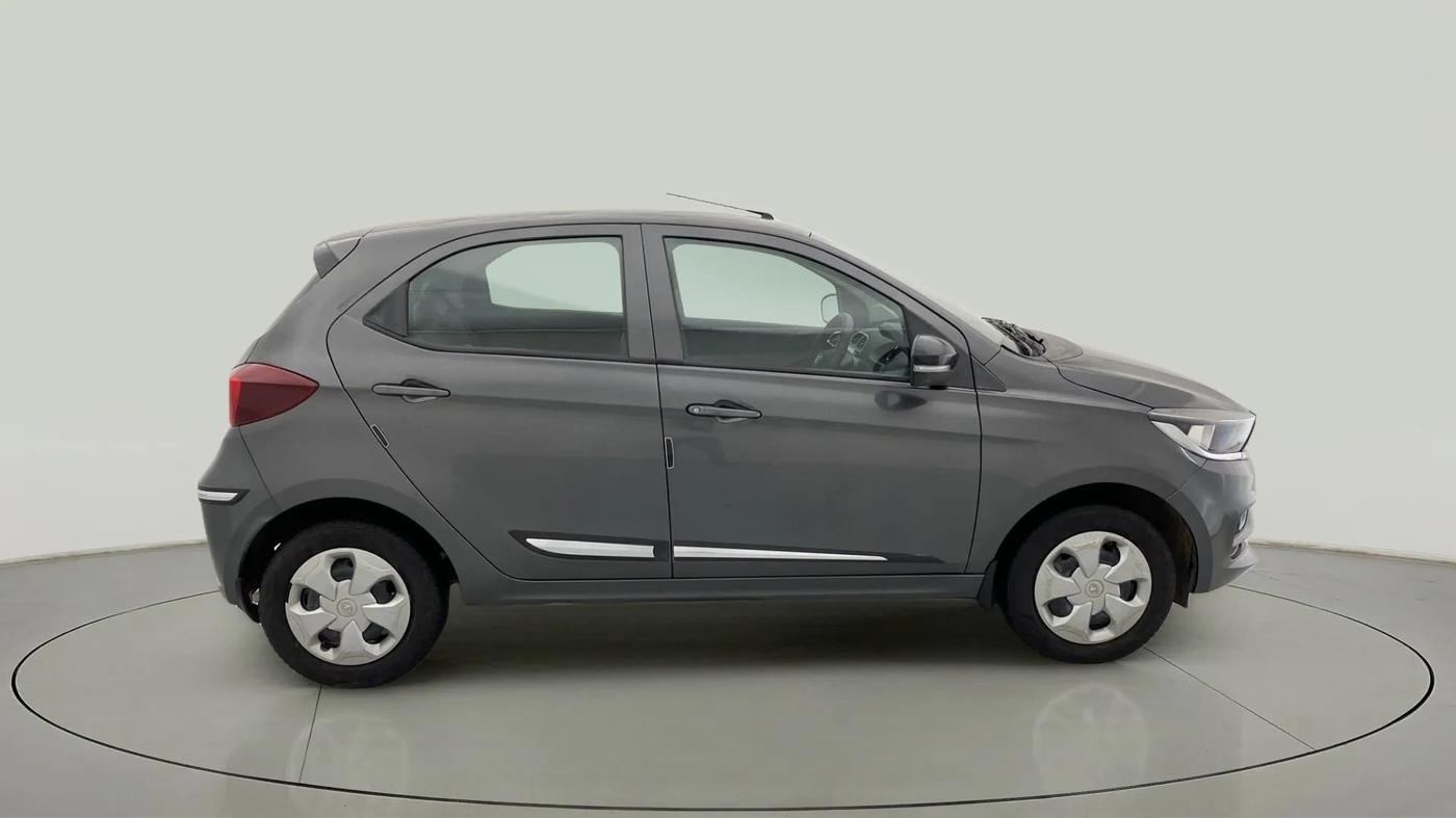 2022 Tata Tiago XT (O) PETROL, Petrol, Manual, 12,315 km, Right Side View