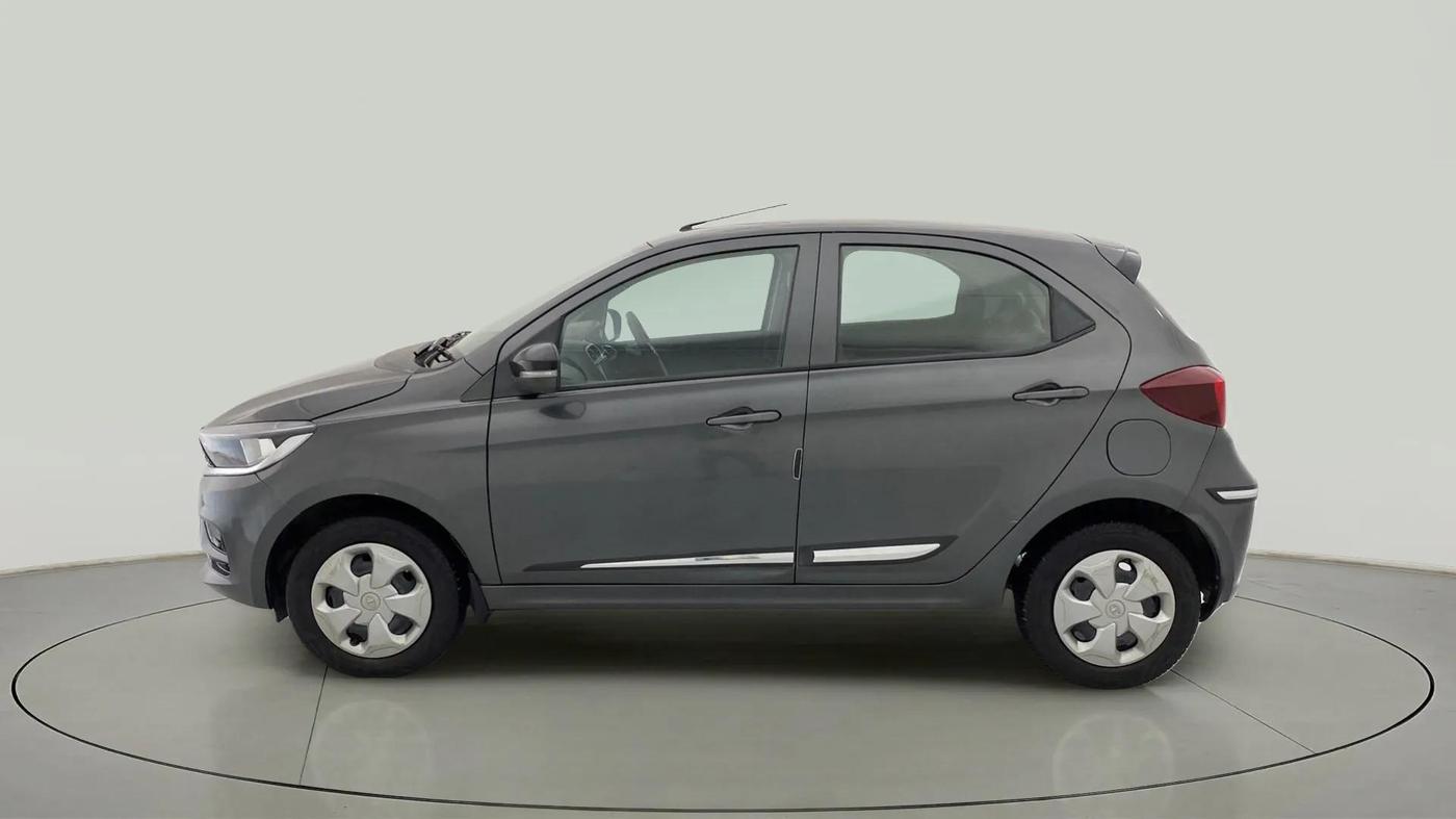 2022 Tata Tiago XT (O) PETROL, Petrol, Manual, 12,315 km, Left Side
