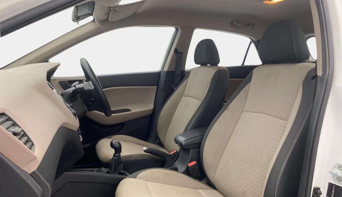 2016 Hyundai Elite i20 MAGNA 1.2, Petrol, Manual, 63,157 km, Right Side Front Door Cabin