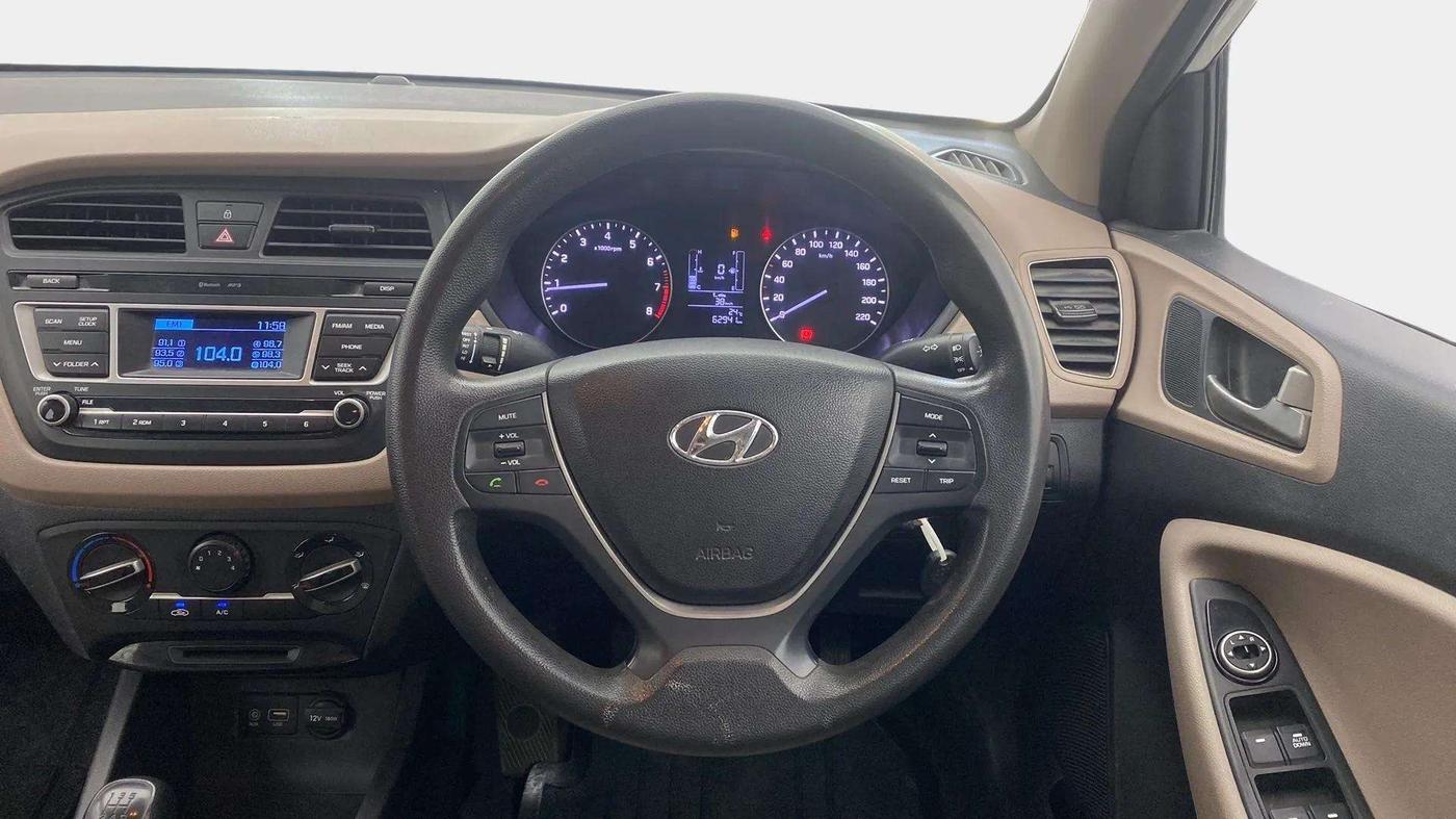2016 Hyundai Elite i20 MAGNA 1.2, Petrol, Manual, 63,157 km, Steering Wheel Close Up