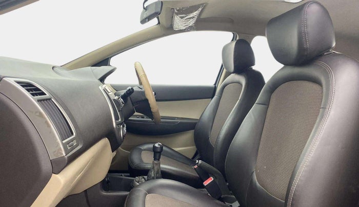 2013 Hyundai i20 MAGNA 1.2, Petrol, Manual, 53,078 km, Right Side Front Door Cabin