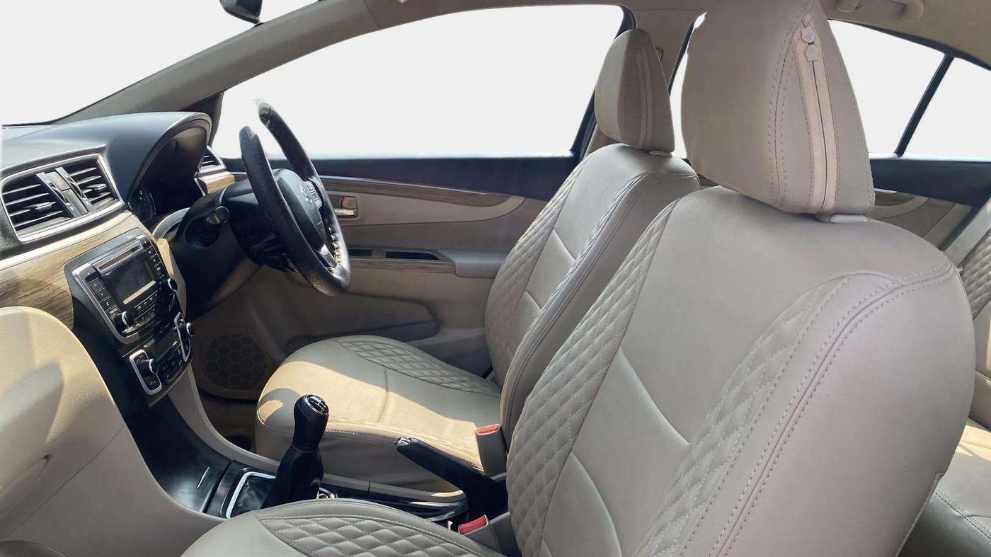2018 Maruti Ciaz ZETA 1.5 SHVS MT PETROL, Petrol, Manual, 76,276 km, Right Side Front Door Cabin