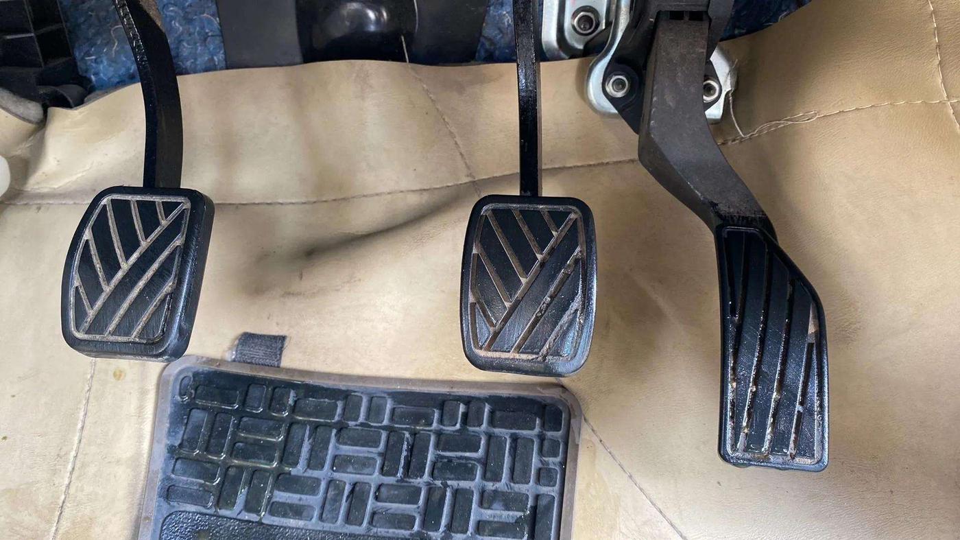 2018 Maruti Ciaz ZETA 1.5 SHVS MT PETROL, Petrol, Manual, 76,276 km, Pedals
