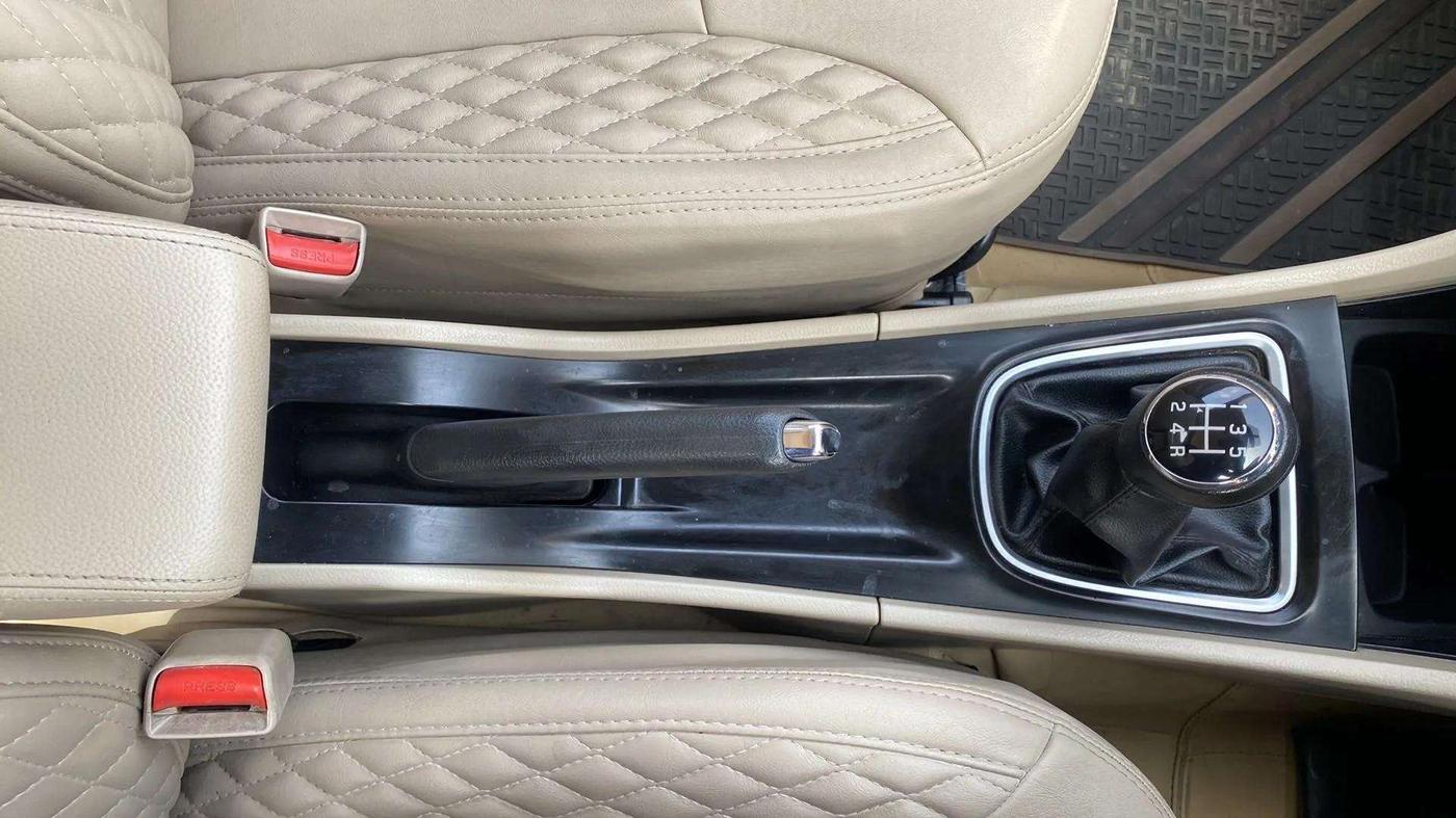 2018 Maruti Ciaz ZETA 1.5 SHVS MT PETROL, Petrol, Manual, 76,276 km, Gear Lever