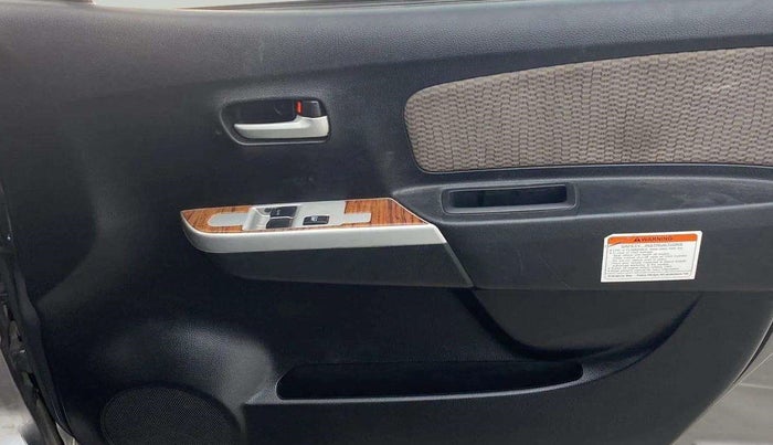 2014 Maruti Wagon R 1.0 LXI CNG, CNG, Manual, 76,058 km, Driver Side Door Panels Control