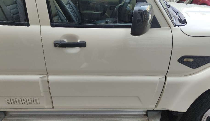 2019 Mahindra Scorpio S5, Diesel, Manual, 94,968 km, Driver-side door - Door visor damaged