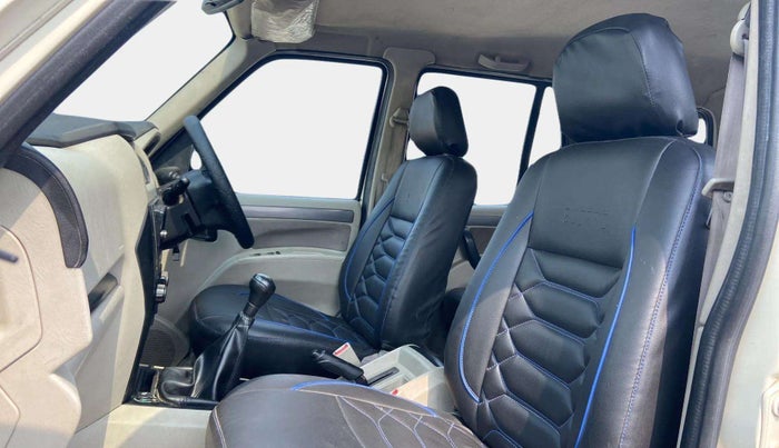 2019 Mahindra Scorpio S5, Diesel, Manual, 94,968 km, Right Side Front Door Cabin