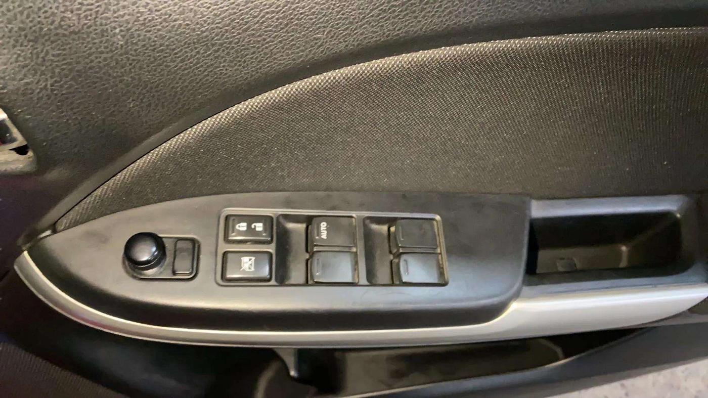 2017 Maruti Baleno DELTA PETROL 1.2, Petrol, Manual, 42,698 km, Driver Side Door Panels Control
