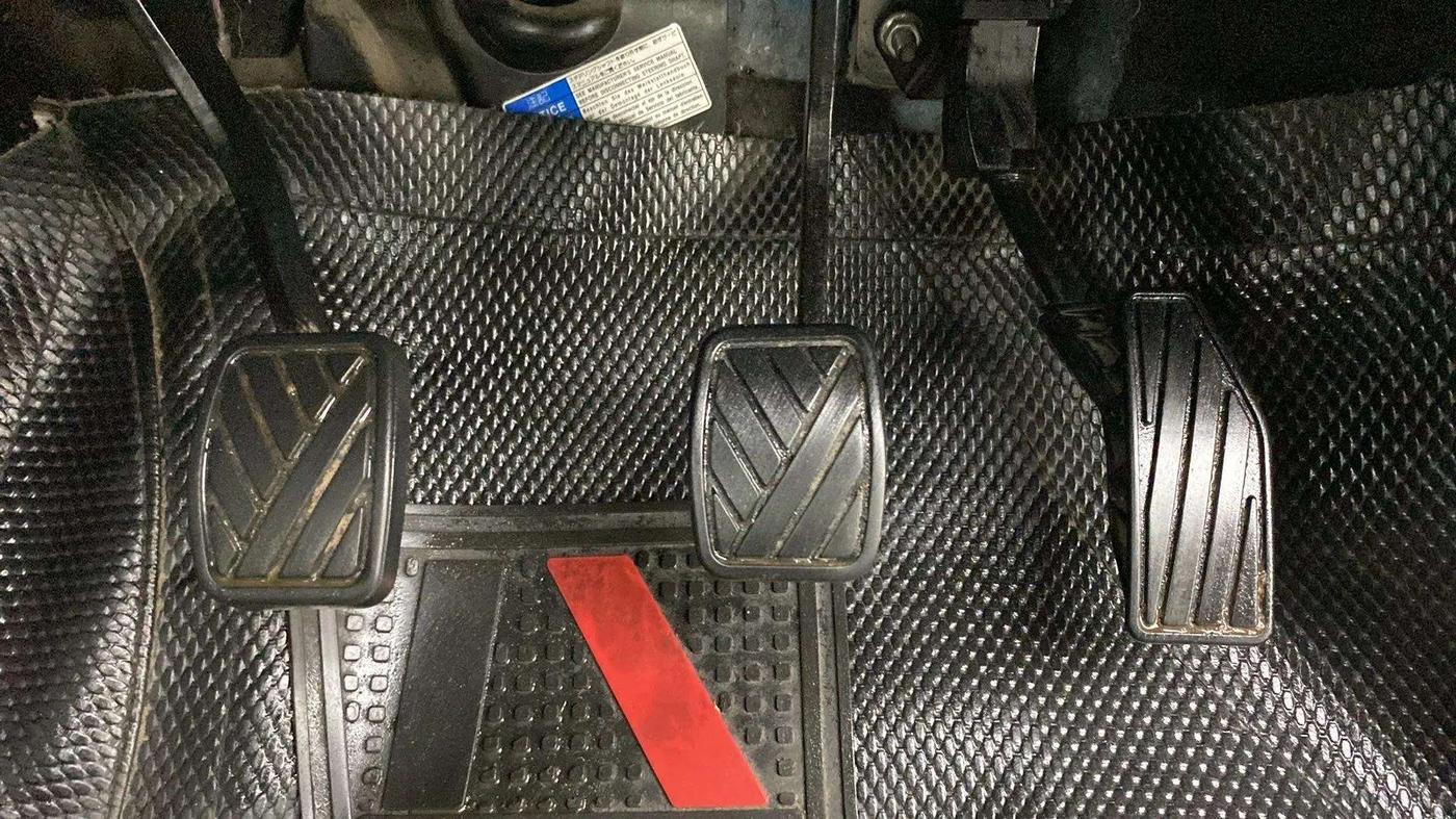 2020 Maruti Swift VXI, Petrol, Manual, 92,805 km, Pedals
