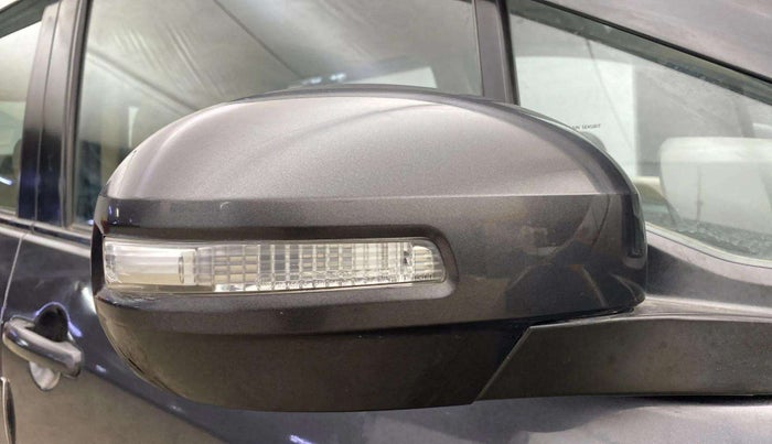 2017 Maruti Ertiga VXI, Petrol, Manual, 79,296 km, Right rear-view mirror - Indicator light has minor damage