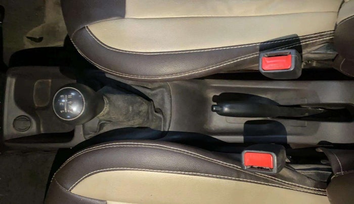 2016 Hyundai Eon ERA +, Petrol, Manual, 65,931 km, Gear Lever