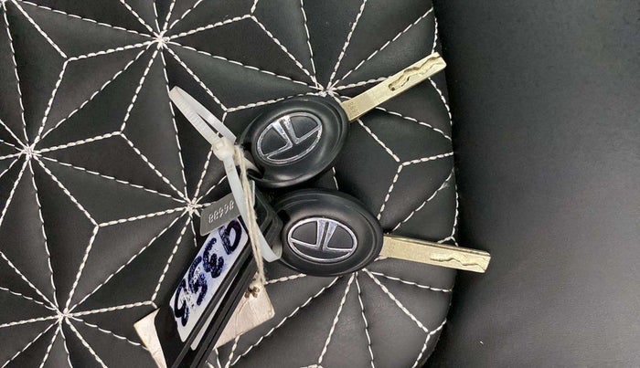 2023 Tata NEXON XE PETROL, Petrol, Manual, 5,146 km, Key Close Up