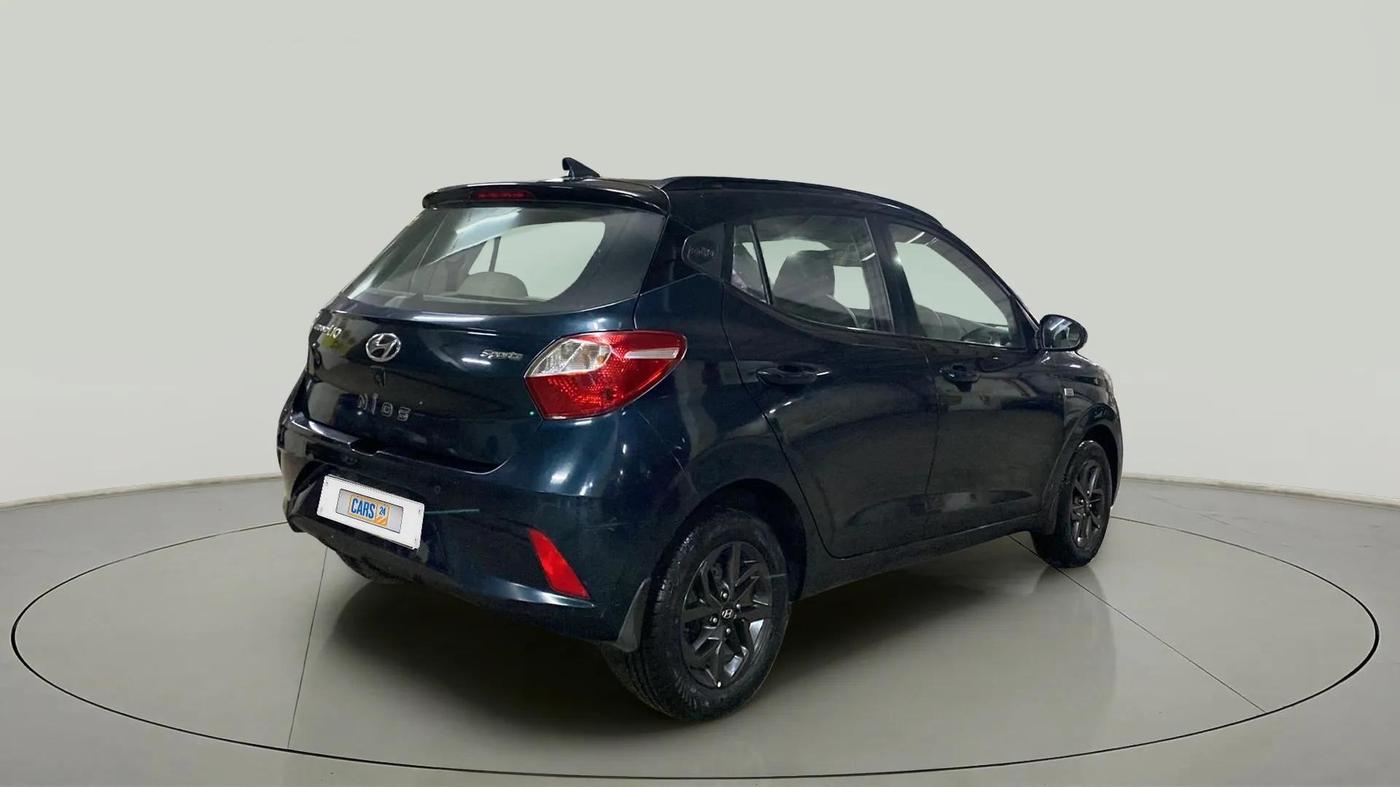 2019 Hyundai GRAND I10 NIOS SPORTZ AMT 1.2 KAPPA VTVT, Petrol, Automatic, 20,976 km, Right Back Diagonal