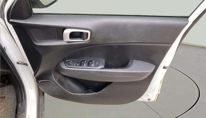 2021 Hyundai VENUE SX 1.0 TURBO IMT, Petrol, Manual, 19,734 km, Driver Side Door Panels Control