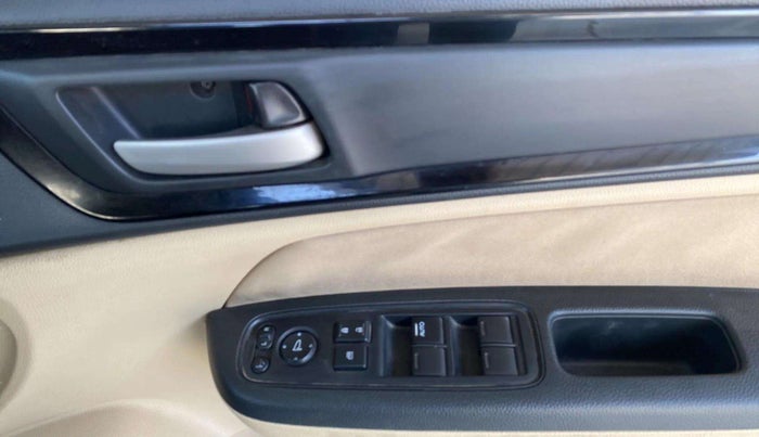 2018 Honda Amaze 1.2L I-VTEC S, Petrol, Manual, 45,644 km, Driver Side Door Panels Control