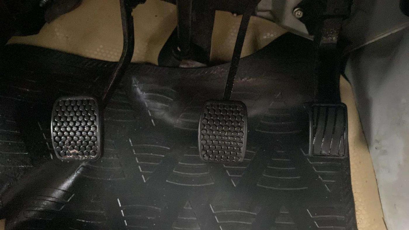 2021 Maruti Eeco 5 STR WITH A/C+HTR, Petrol, Manual, 32,042 km, Pedals