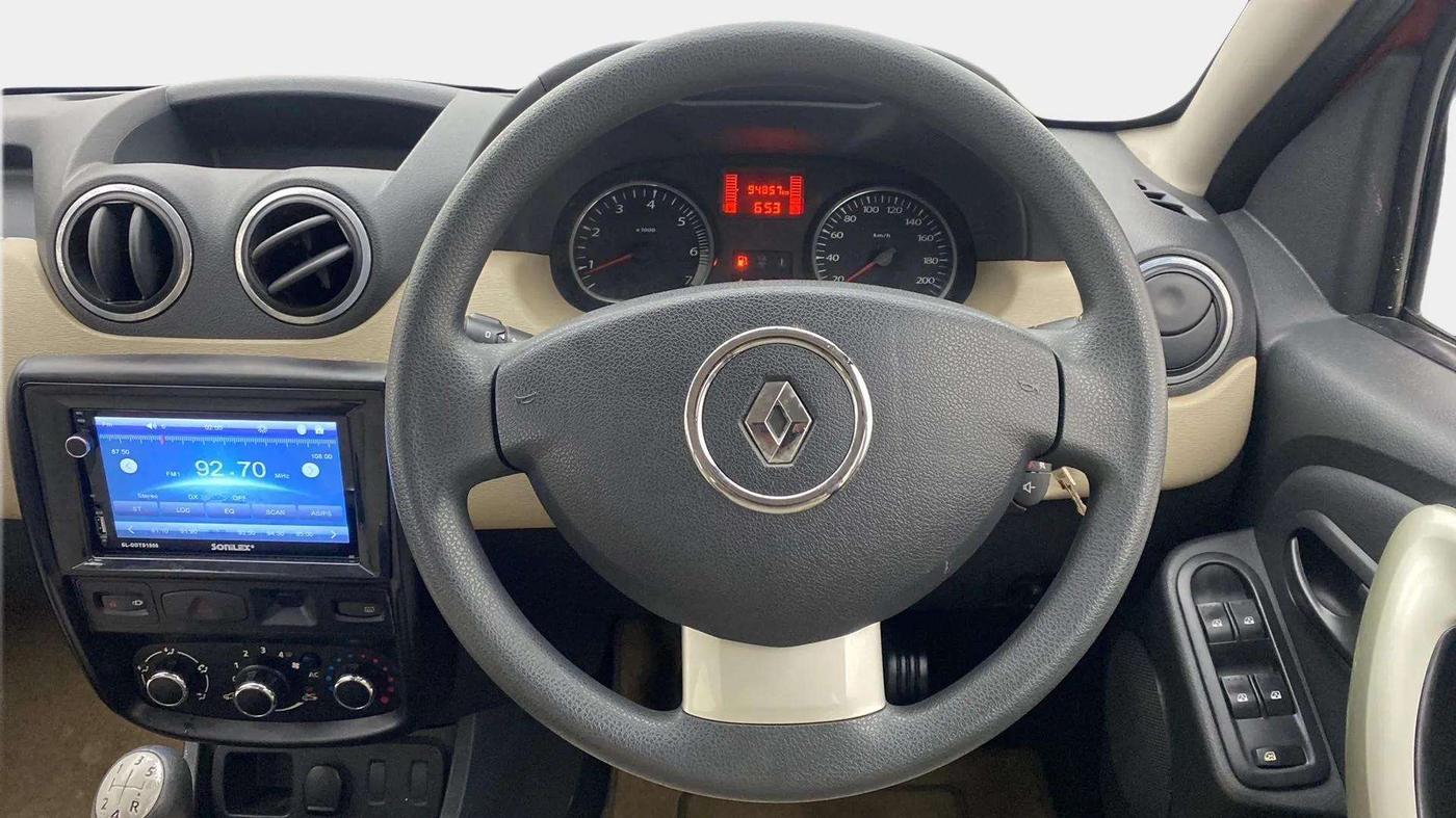 2013 Renault Duster 85 PS RXL DIESEL, Diesel, Manual, 94,851 km, Steering Wheel Close Up